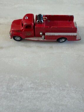 Tonka 1999 Die-Cast Red Fire Truck Collectible Toy With TFD No. 5 Detailing Hall